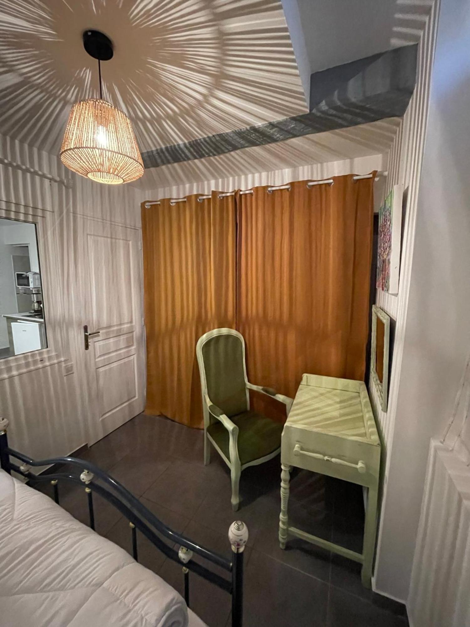 La Galerie Du Peintre Lägenhet Saint-Laurent-de-la-Salanque Exteriör bild